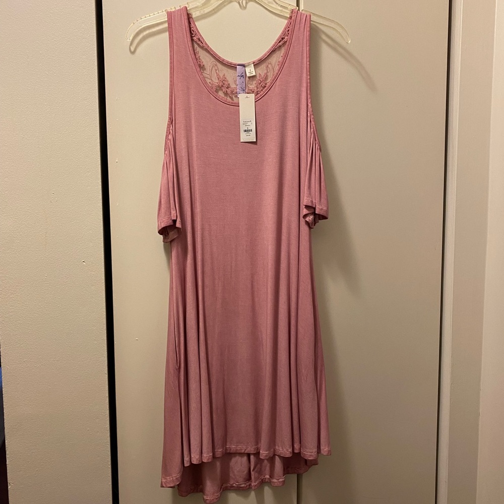 Francesca’s Cold Shoulder Dress(pink)